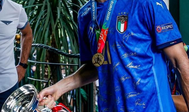 开云体育-基耶利尼确认告别意大利队 对阿根廷为最后一战